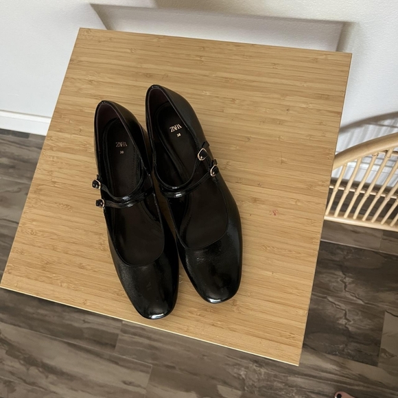 Zara Glossy Black Mary Jane Flats - Picture 1 of 4